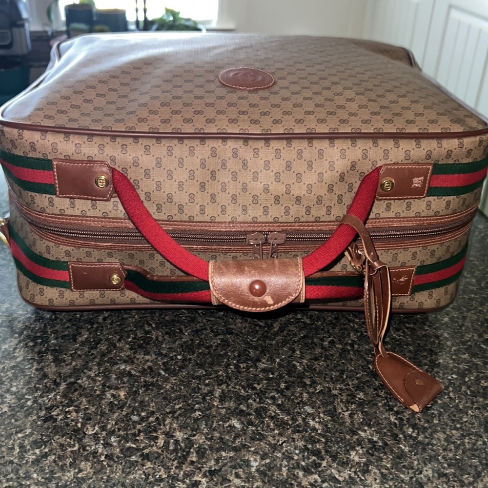 FLASH SALE🔥EXCELLENT CONDITION🔥AUTHENTIC RARE💗 GUCCI CARRY ON/WEEKENDER💗W/COA💗💗💗